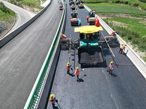 甘肅公發(fā)工程建設(shè)公司卓合一期路面項(xiàng)目sup 13高性能改性瀝青混凝土上面層試驗(yàn)段順利鋪筑