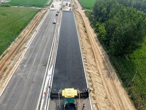 德州兩條高速公路建設(shè)取得新進(jìn)展，公路與路面工程穩(wěn)步推進(jìn)