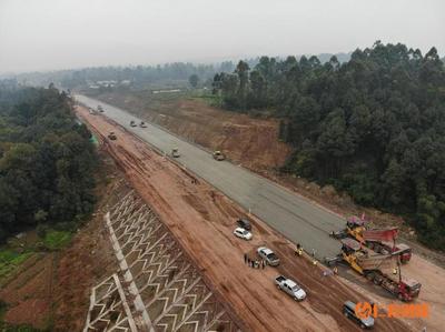 成宜高速眉山段路面工程全面啟動，區(qū)域交通迎來新篇章